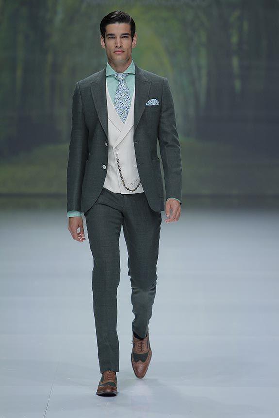 Traje novio Ramon Sanjurjo Bridal Fashion Week