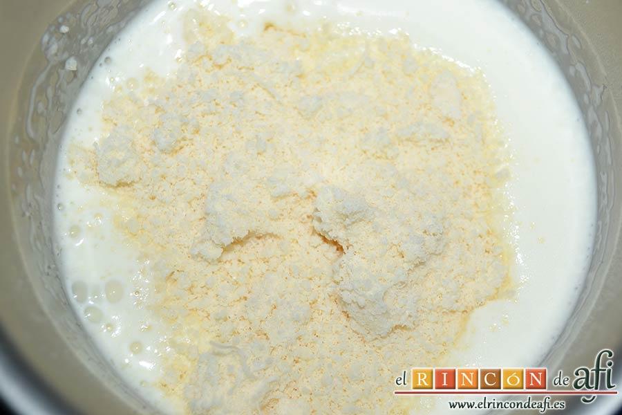 Tortiglioni del Cardenal, cuando empiece a hervir añadimos el parmesano