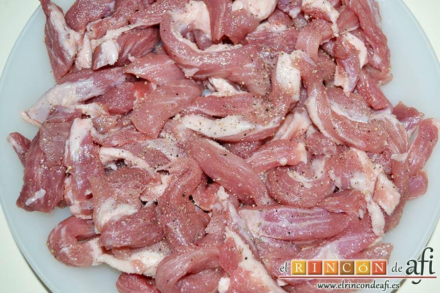 Tortiglioni del Cardenal, trocear el secreto y salpimentar