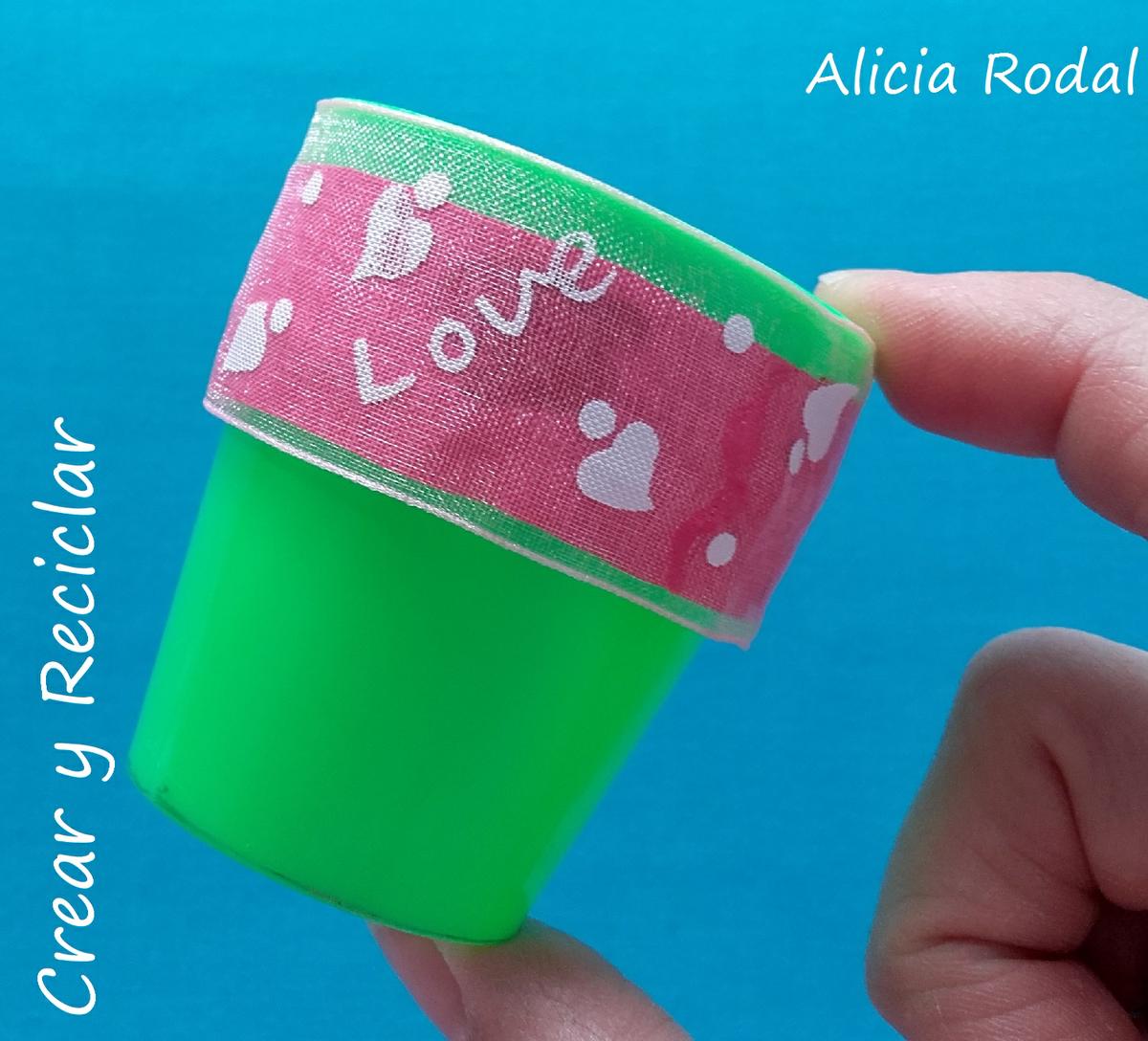 Miniaturas para el office: Silla, papelera y corcho DIY 