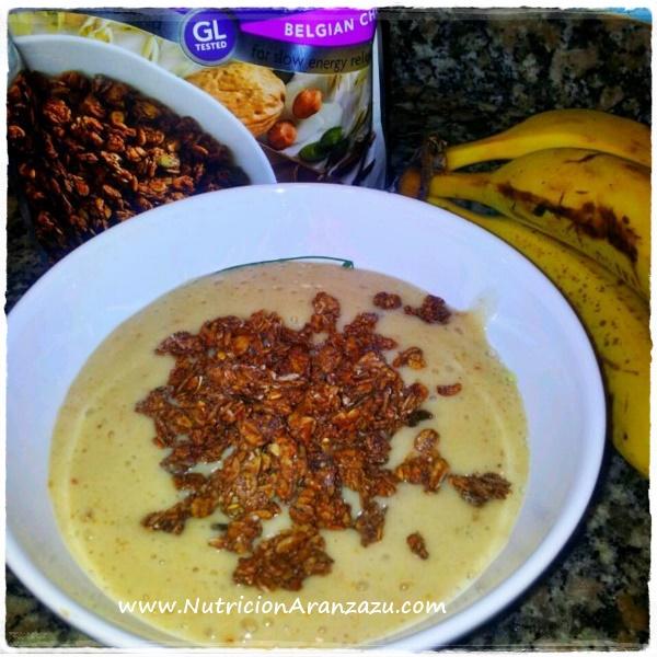 Batido de Platano y Granola Vegana