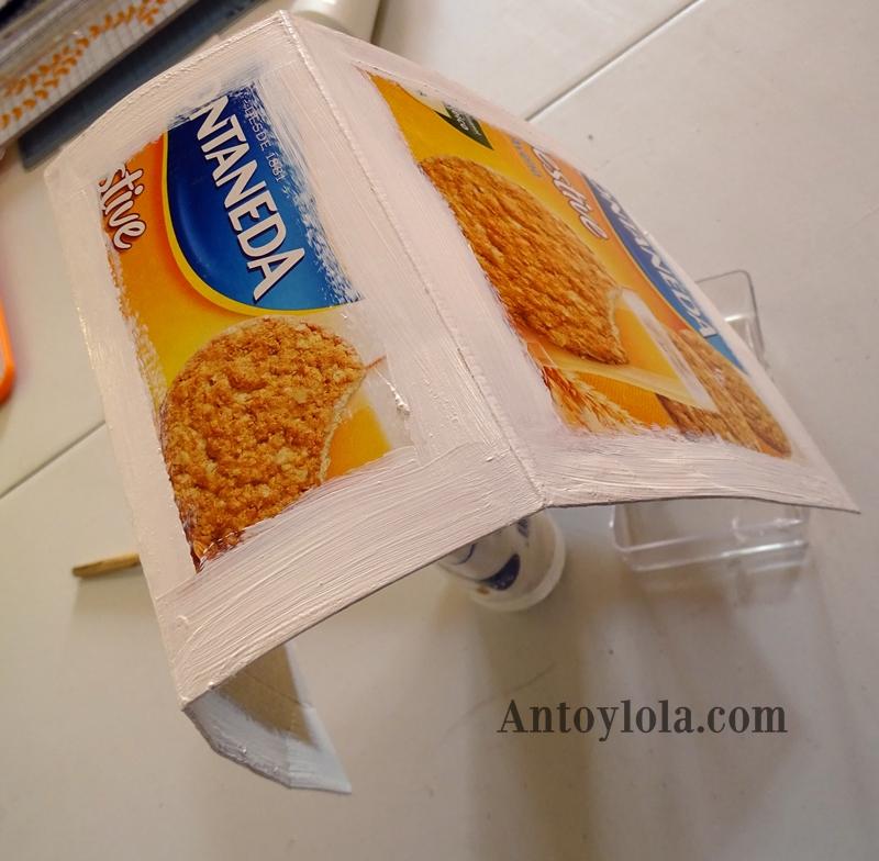 como hacer la estructura de un mini álbum con una caja de galletas