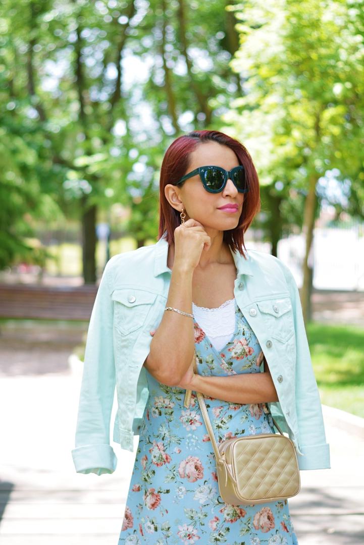 Look con cazadora vaquera