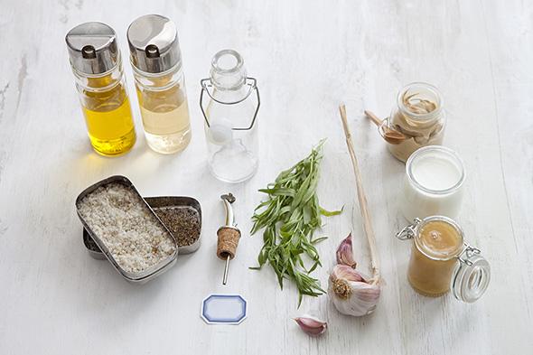 Lo que necesitas para el aliño de yogur y estragón