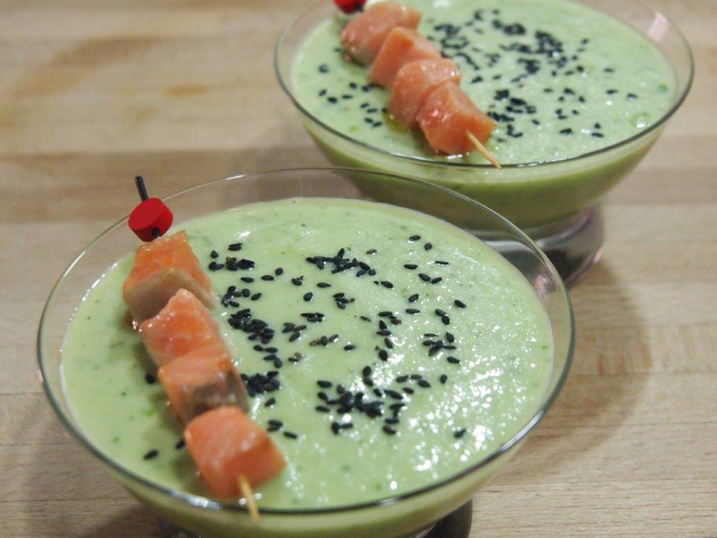 Cuencos de Crema de pepino con base de chía