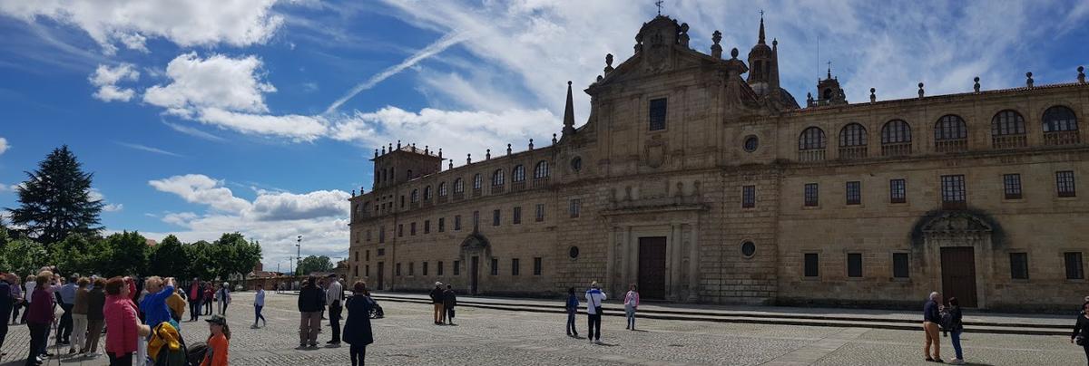 Plaza de la Compañía y Colegio de los Escolapios