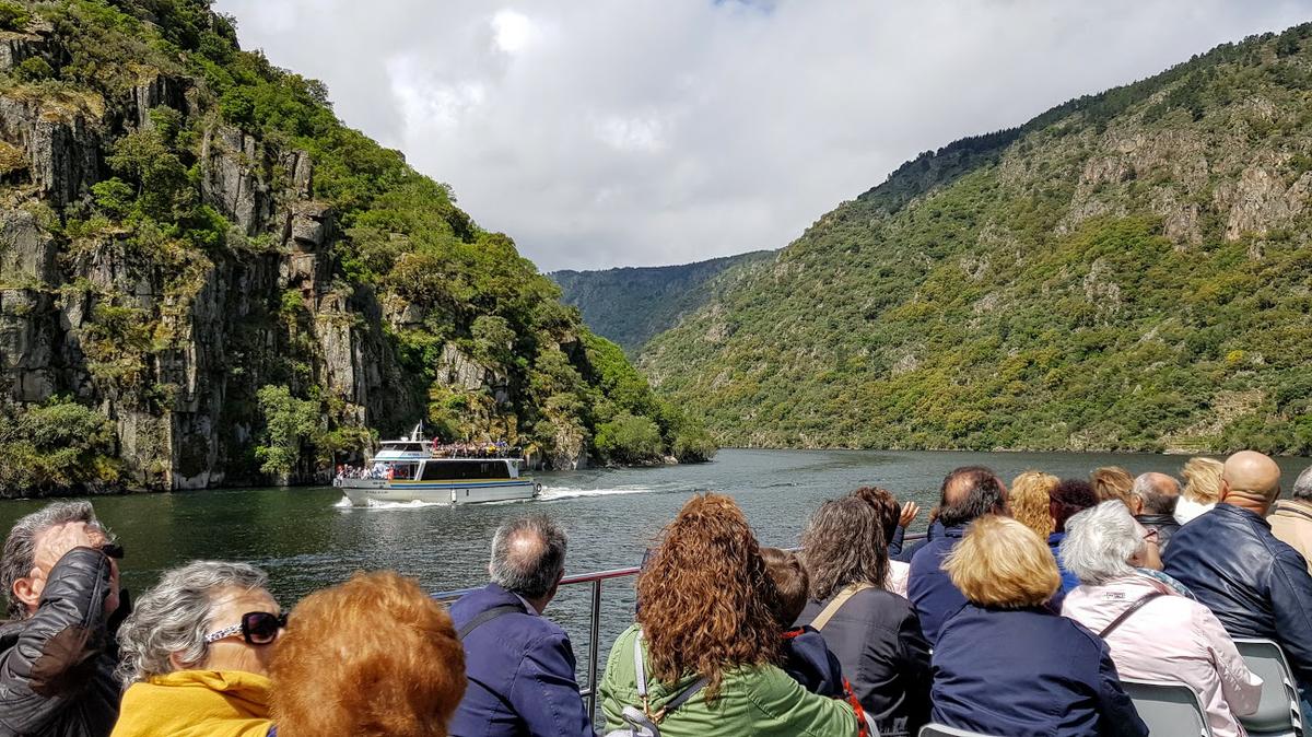 Travesía por el Sil en catamarán