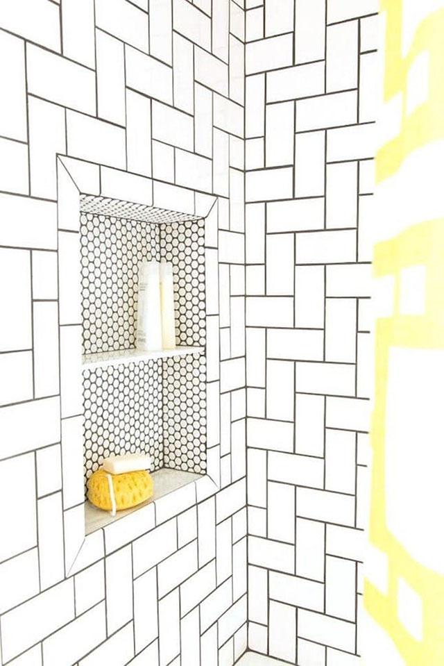 Idea para revestir el baño con azulejos mixtos