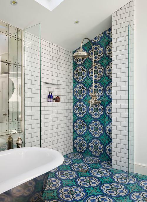 Idea para revestir el baño con azulejos mixtos