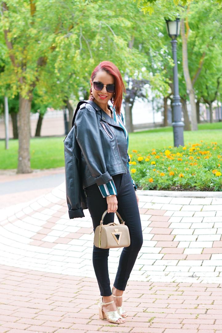 Look casual con jeans negros