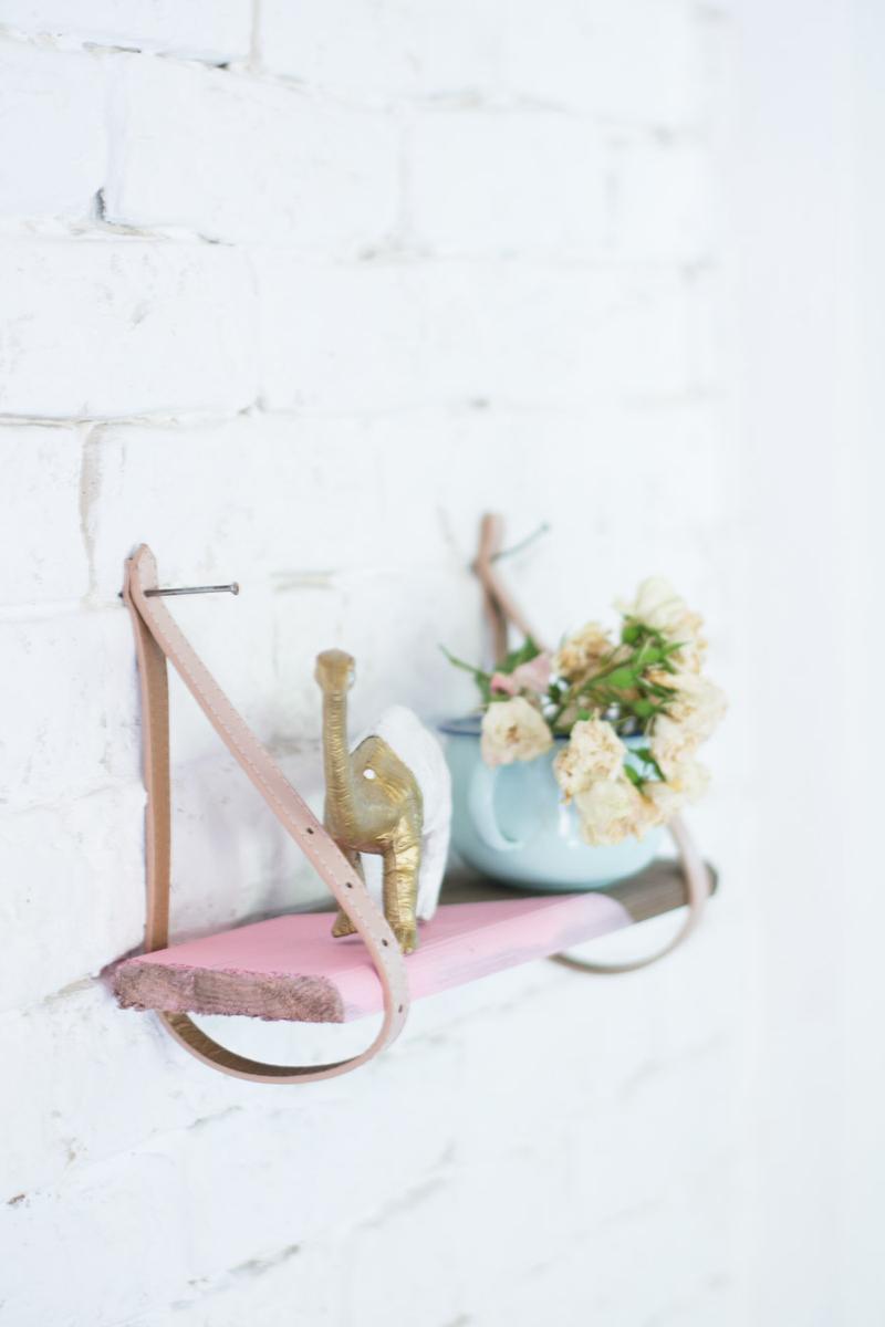 Estantería ligera madera y cuero DIY | Bricolaje