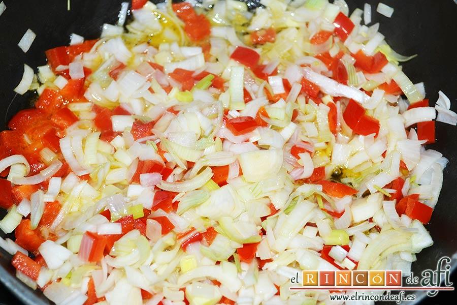 Plumcake de verduras, remover hasta que esté todo pochado