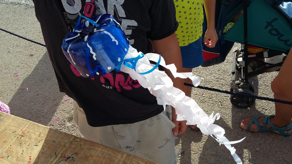 Medusas con botellas y bolsas de plástico - Talleres para niños
