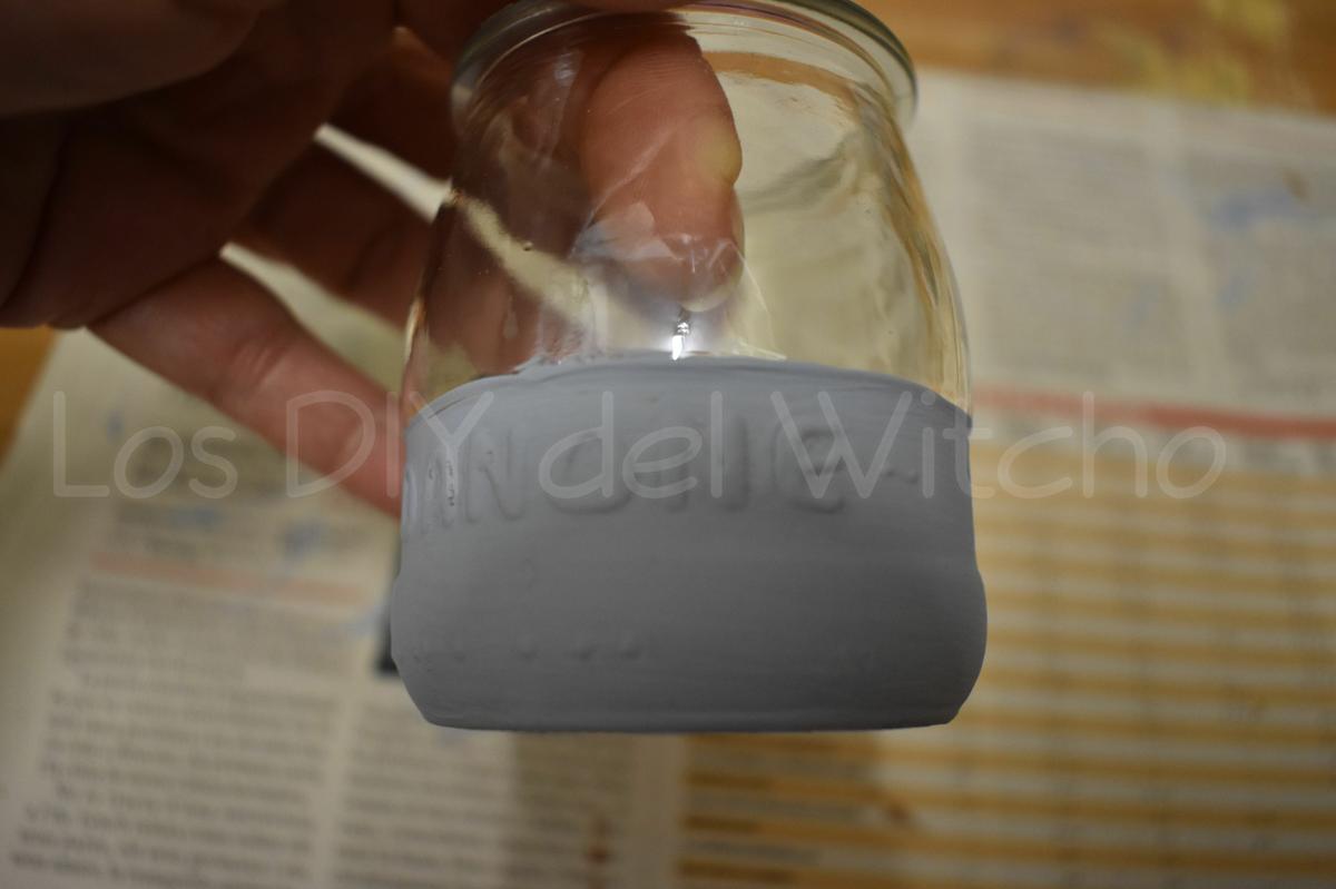 macetero con vasos de yogur