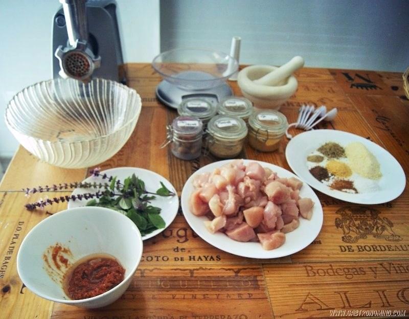 Chorizos mediterráneos de pollo