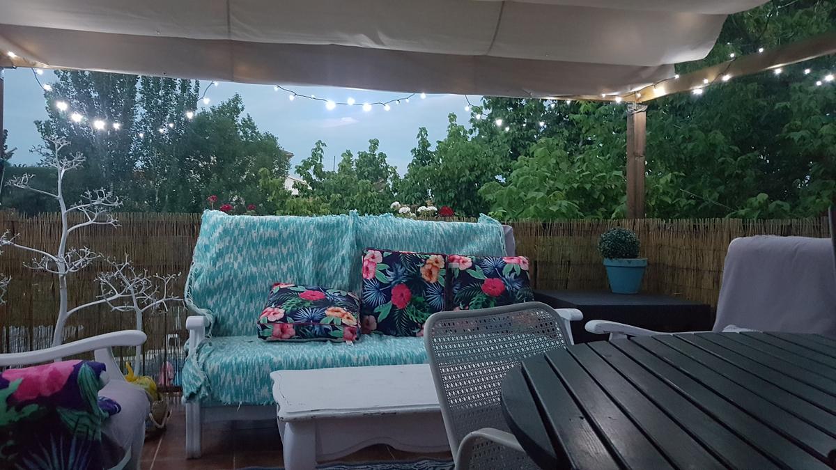 Balcon y terraza para el verano - iluminacion decorativa