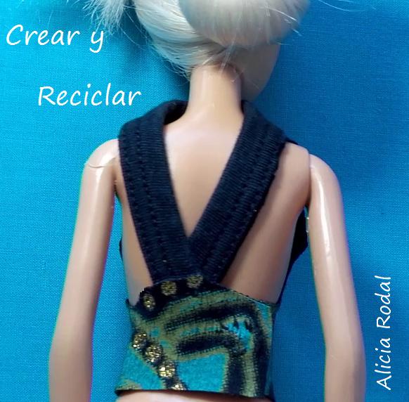 Conjunto hippie para muñecas con retales, top, falda flecos y botines. DIY
