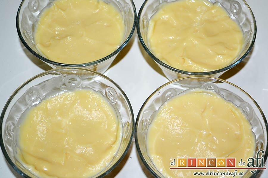 Goxúa, poner por encima una capa de crema pastelera