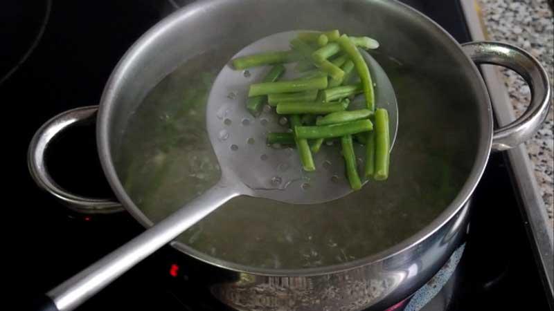 ensalada-de-alubias-y-atun-paso-a-paso-2