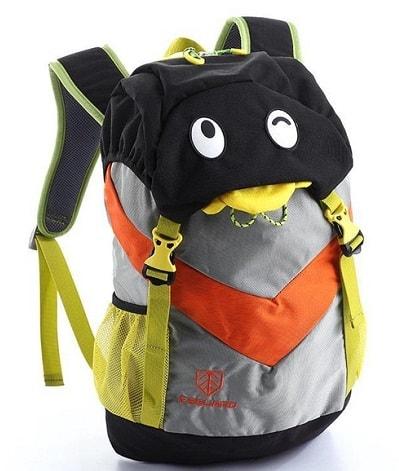 mochila de viaje infantil