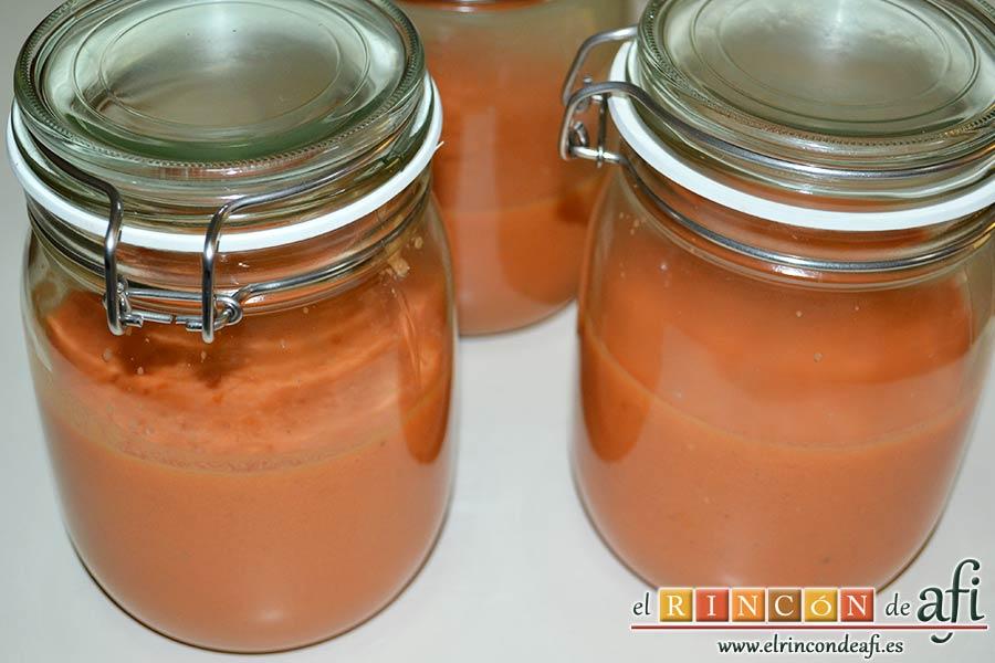 Gazpacho de tomates y sandía, puedes conservar el gazpacho en tarros herméticos