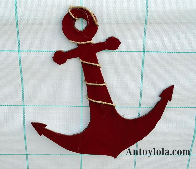 Decorando la piscina con cartón reciclado