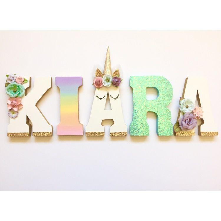 Letras decoradas para la puerta de la habitacion