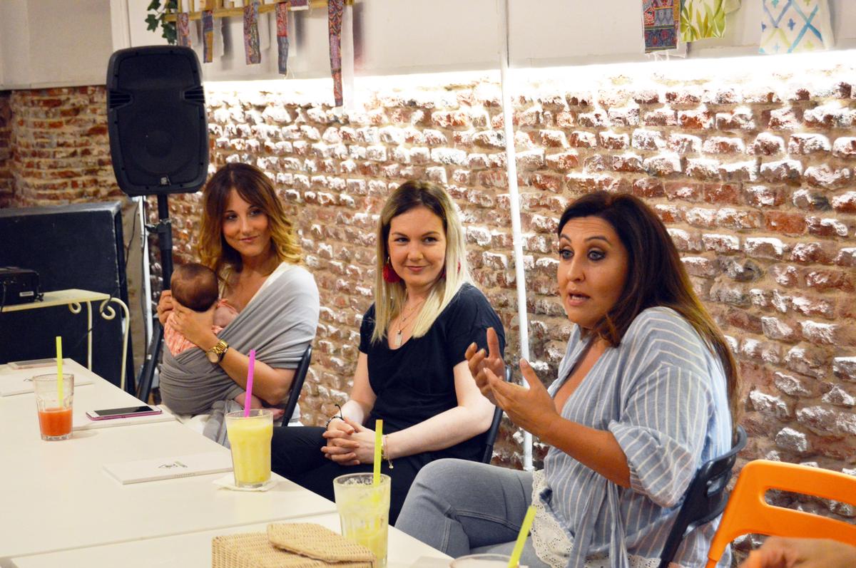 De izquierda a derecha, Sara de Frutos Amore, Laura de Trasteando DIy y la coach de Casaterapia, Yohana Alonso