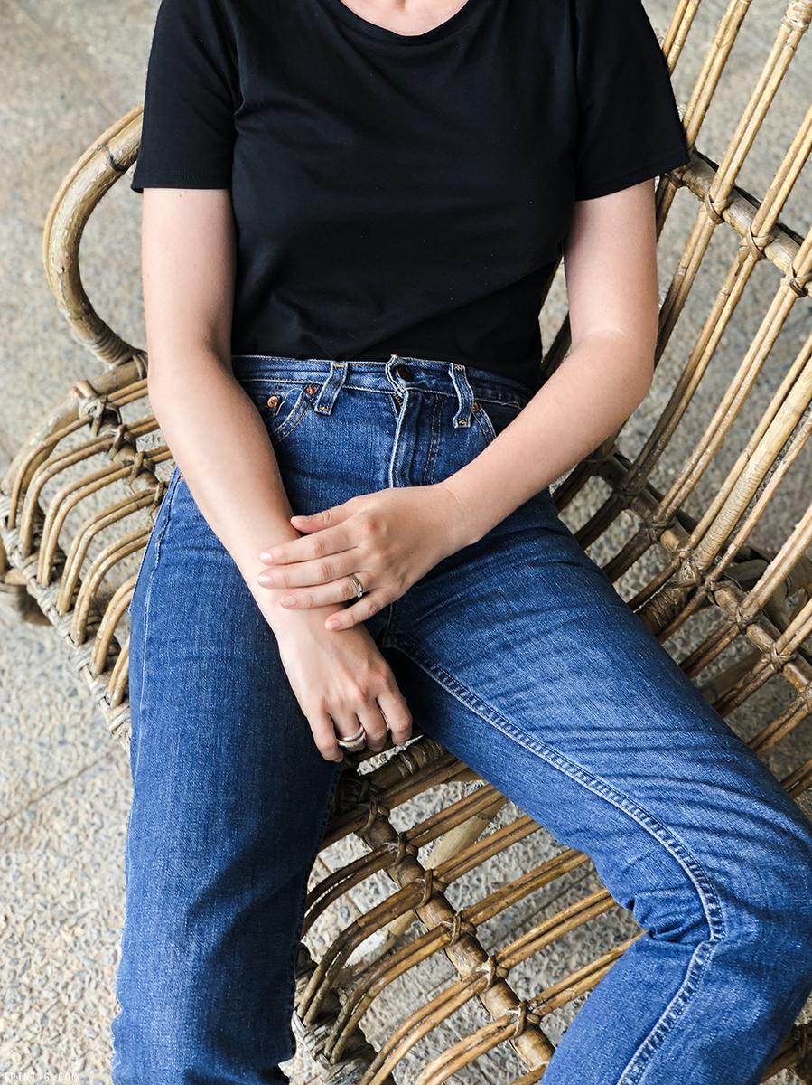 Trini | The Row t-shirt Levis vintage jeans