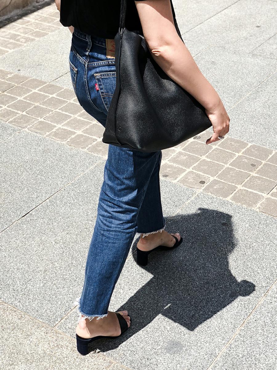 Trini | The Row t-shirt Levis vintage jeans