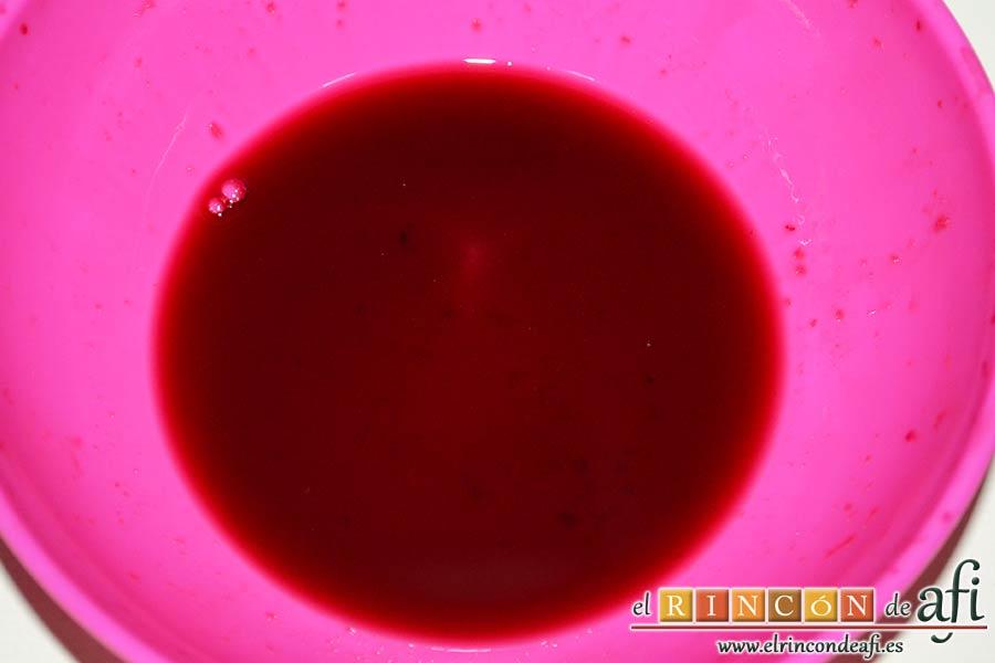 Pastel de cerezas, reservar el jugo que hayan soltado