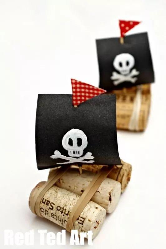 Manualiadades Recicladas: Barco pirata con corchos: 
