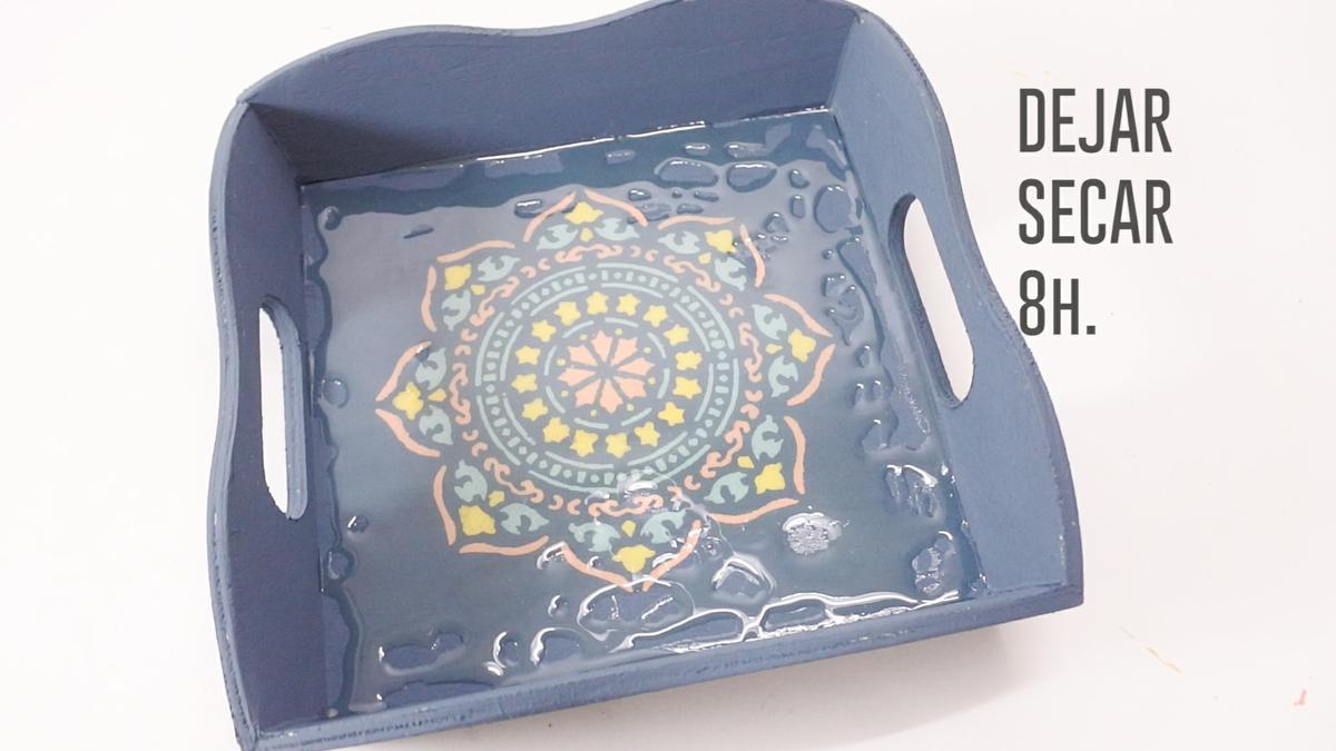 DIY BANDEJA CHALK PAINT FINISH GLASS.00_01_20_28.Imagen fija036