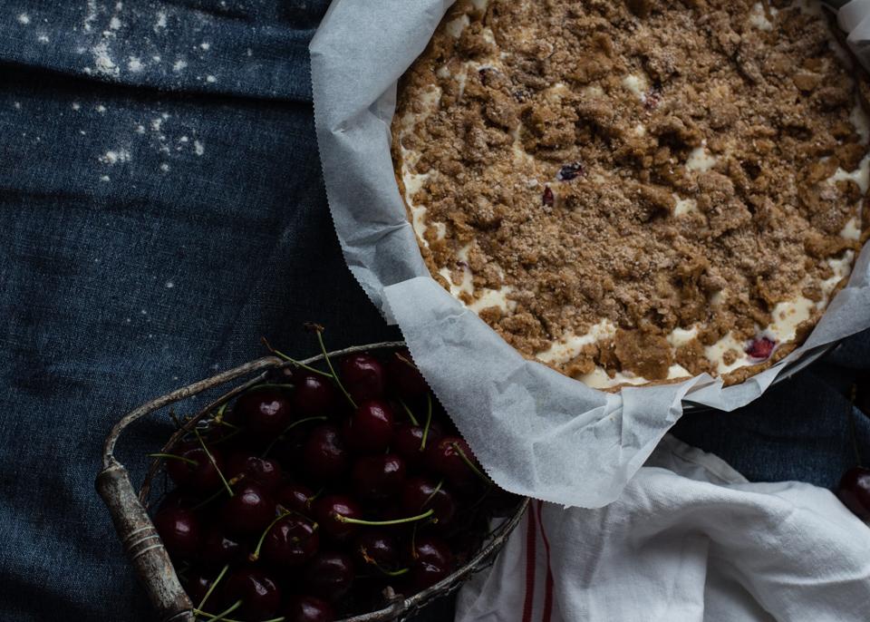 crumble-de-queso-y-cerezas