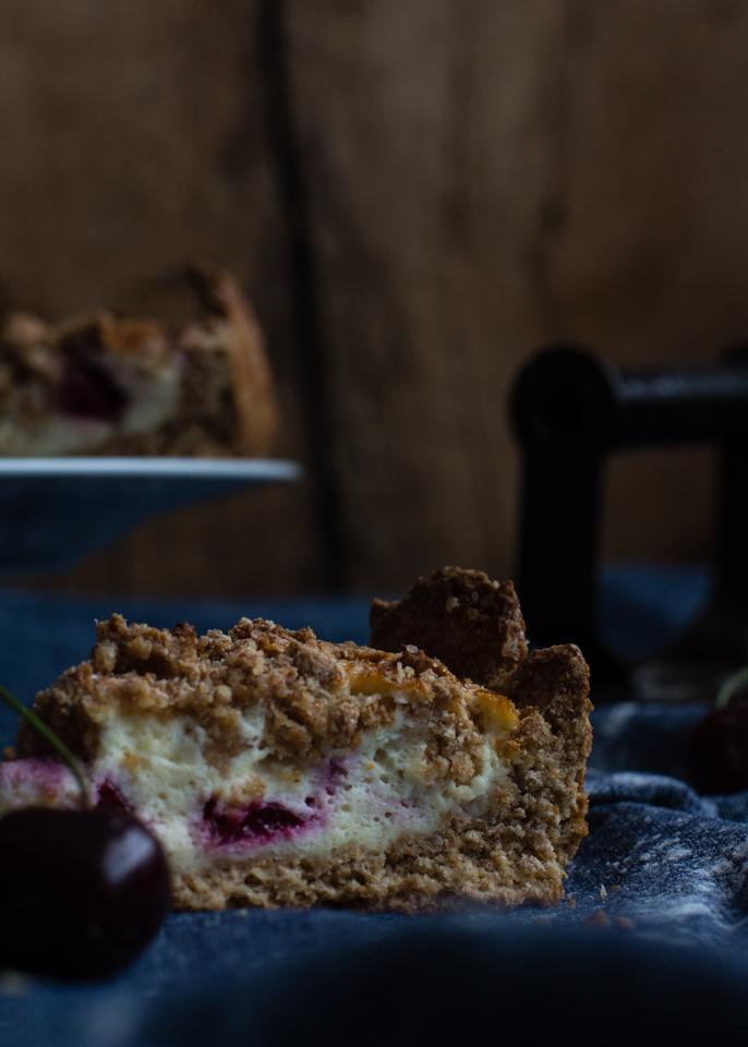 crumble-de-queso-y-cerezas