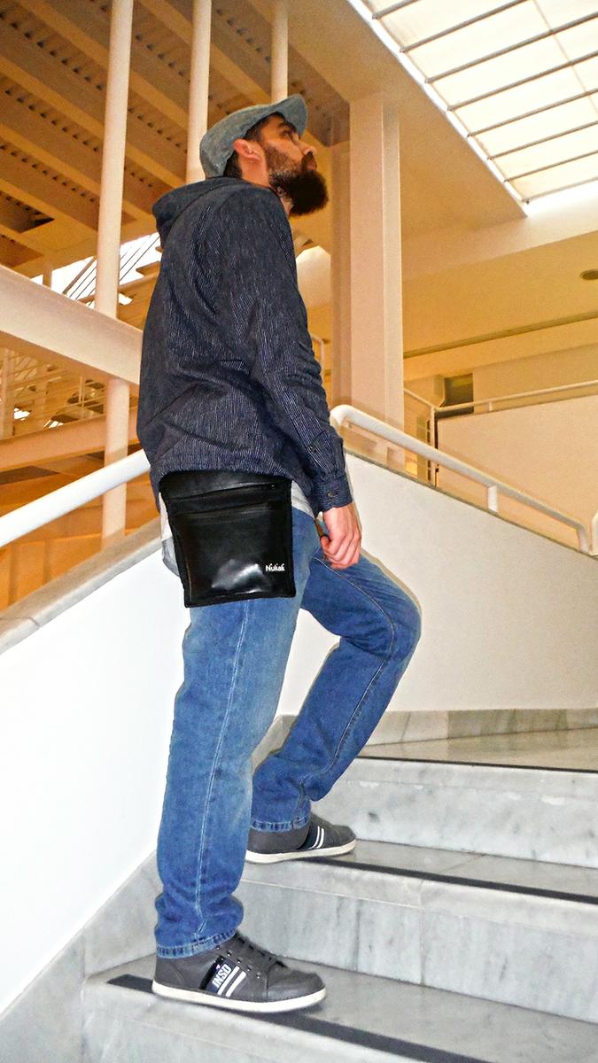 riñonera-nukak-Alberto-Bachiller