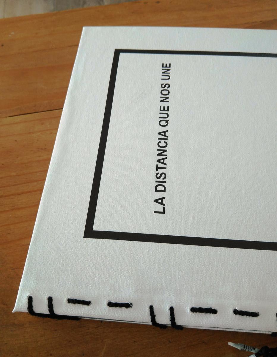 Libro con encuadernación japonesa