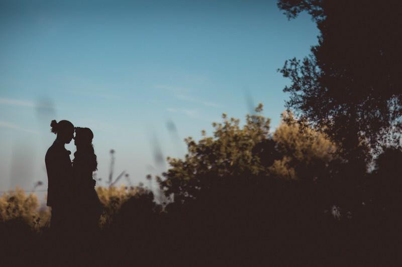 Novios entre la naturaleza