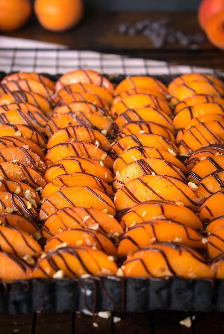 Tarta de chabacano con chocolate amargo - Receta en Revista Maria Orsini