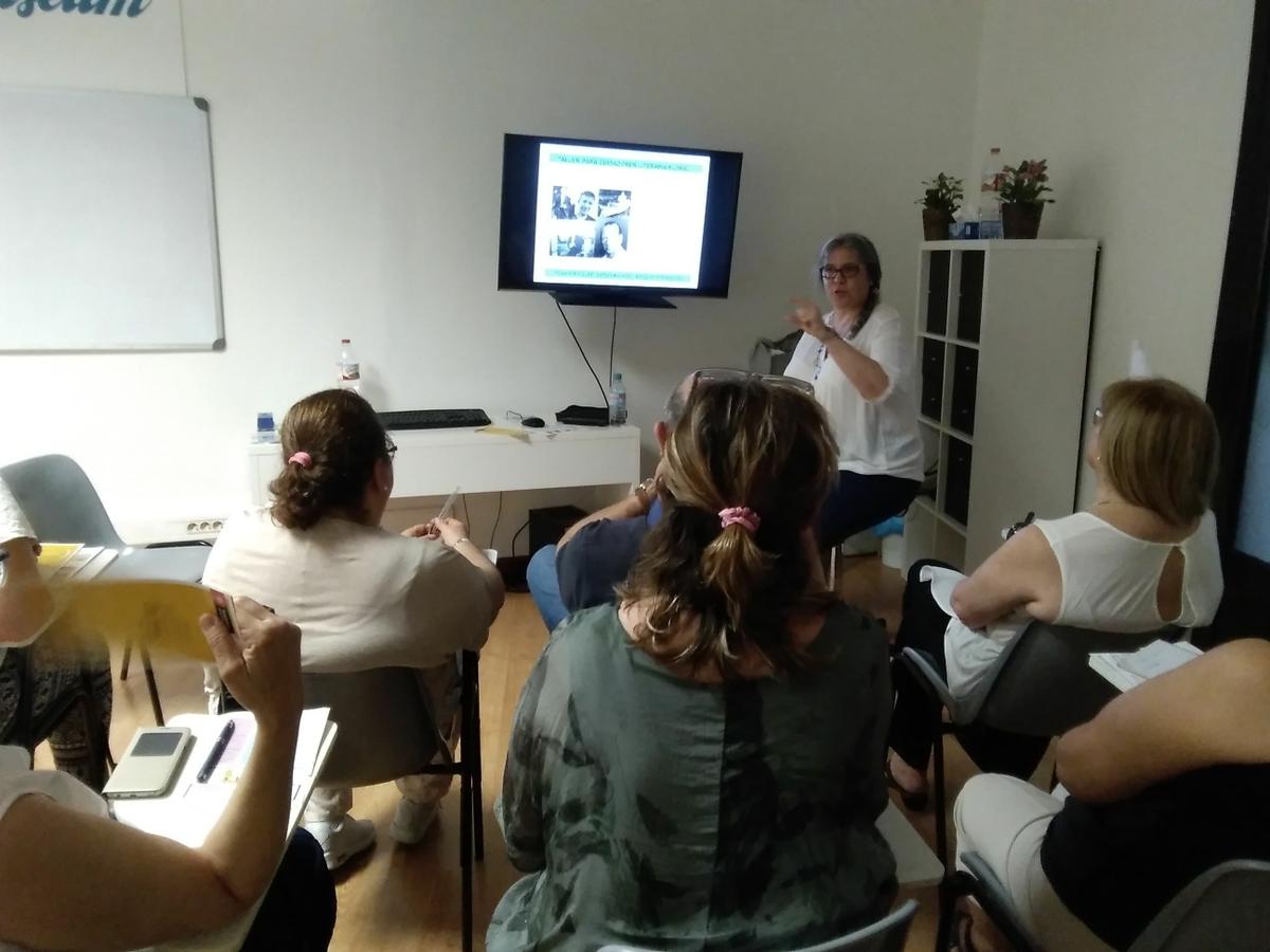 Charla Cuidando al Cuidador