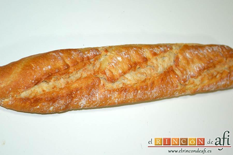 Baguette horneada con bacon, huevos y queso, usar pan que se pueda meter en el horno