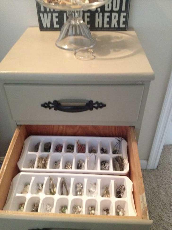 Cubiteras de hielo. Vía Upsolc.