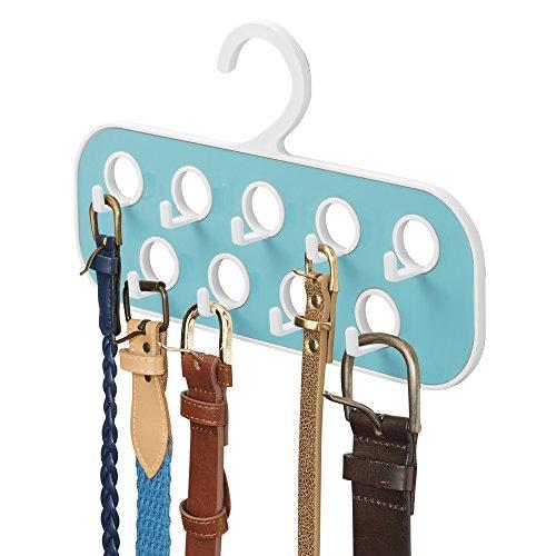 mDesign Percha para cinturones con 9 ganchos y 9 orificios – Organizador de armario – Útil como corbatero o como colgador de pañuelos y bisutería – Blanco / turquesa