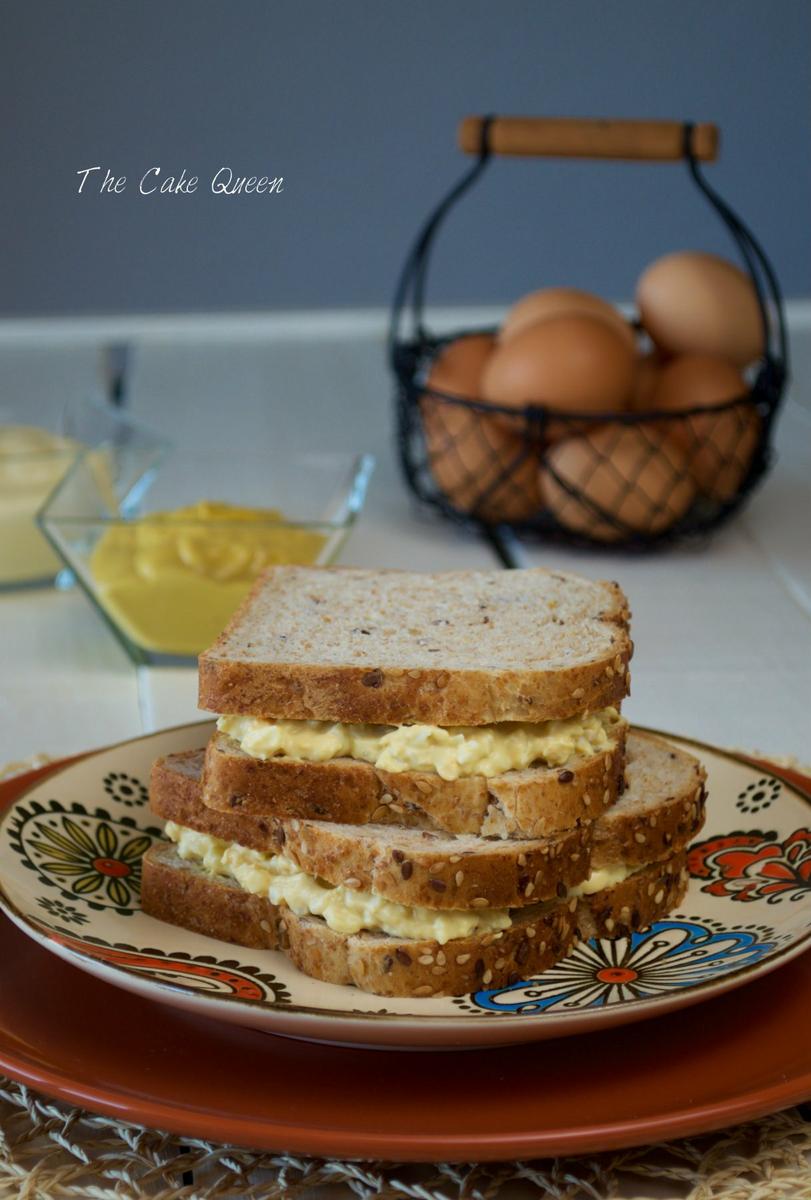 Sándwich inglés de mostaza y huevo 