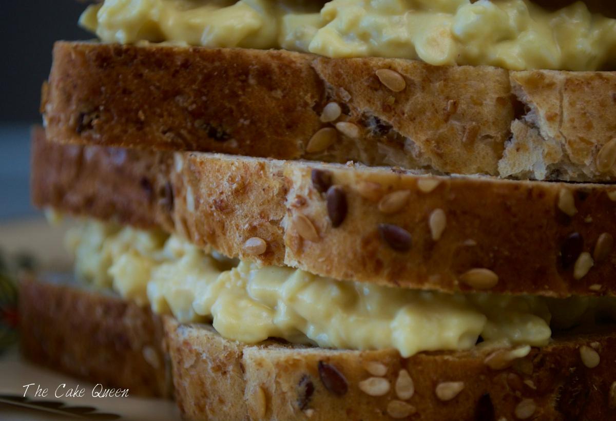 Sándwich inglés de mostaza y huevo 