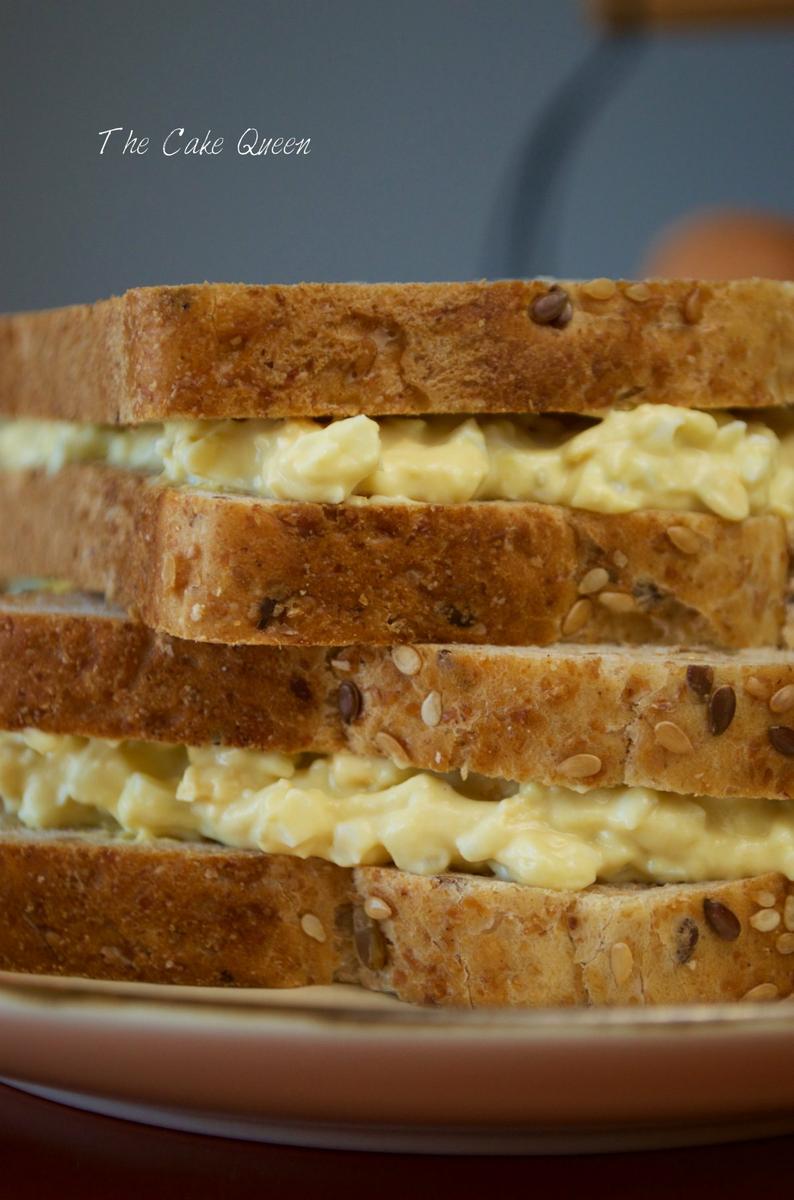 Sándwich inglés de mostaza y huevo 