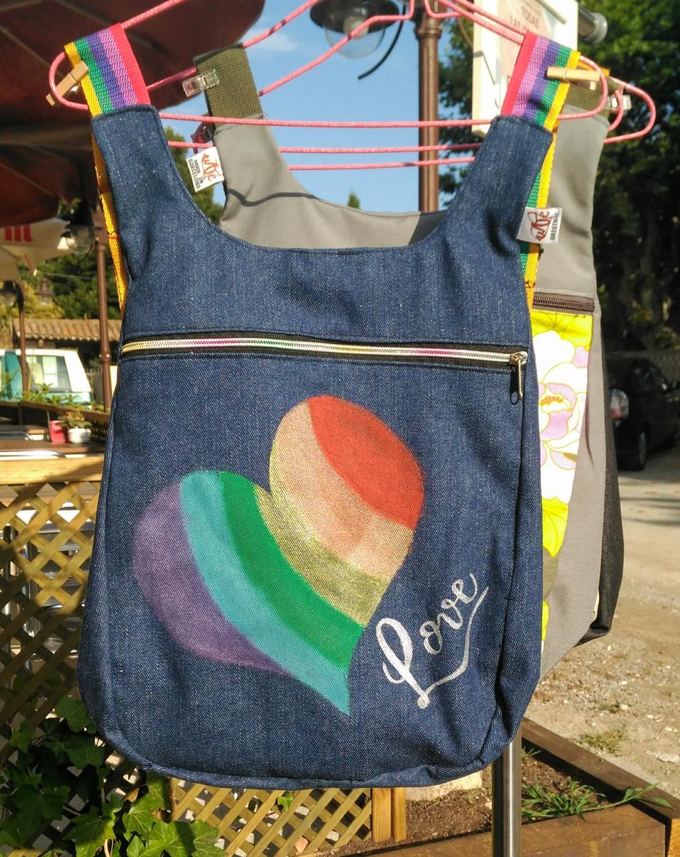 Feria de artesanía, mi puesto uVe Original. Mustra de productos artesanales