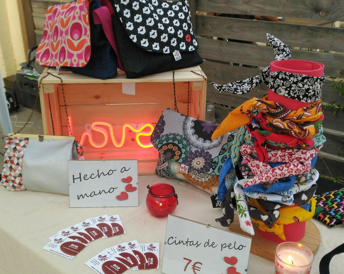 Feria de artesanía, mi puesto uVe Original. Mustra de productos artesanales