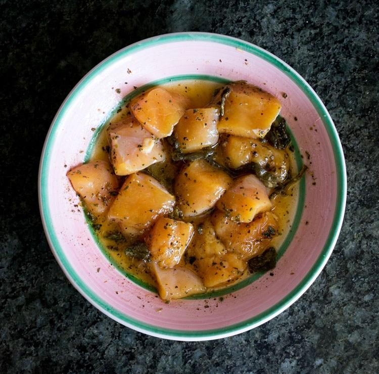 Receta de brochetas de pollo y berenjena en revista Maria Orsini