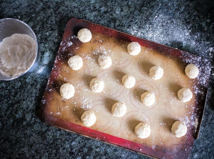 Receta de galletas de coco y chocolate con leche en revista Maria Orsini